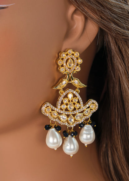 Naaz Tyaani Kundan Earrings