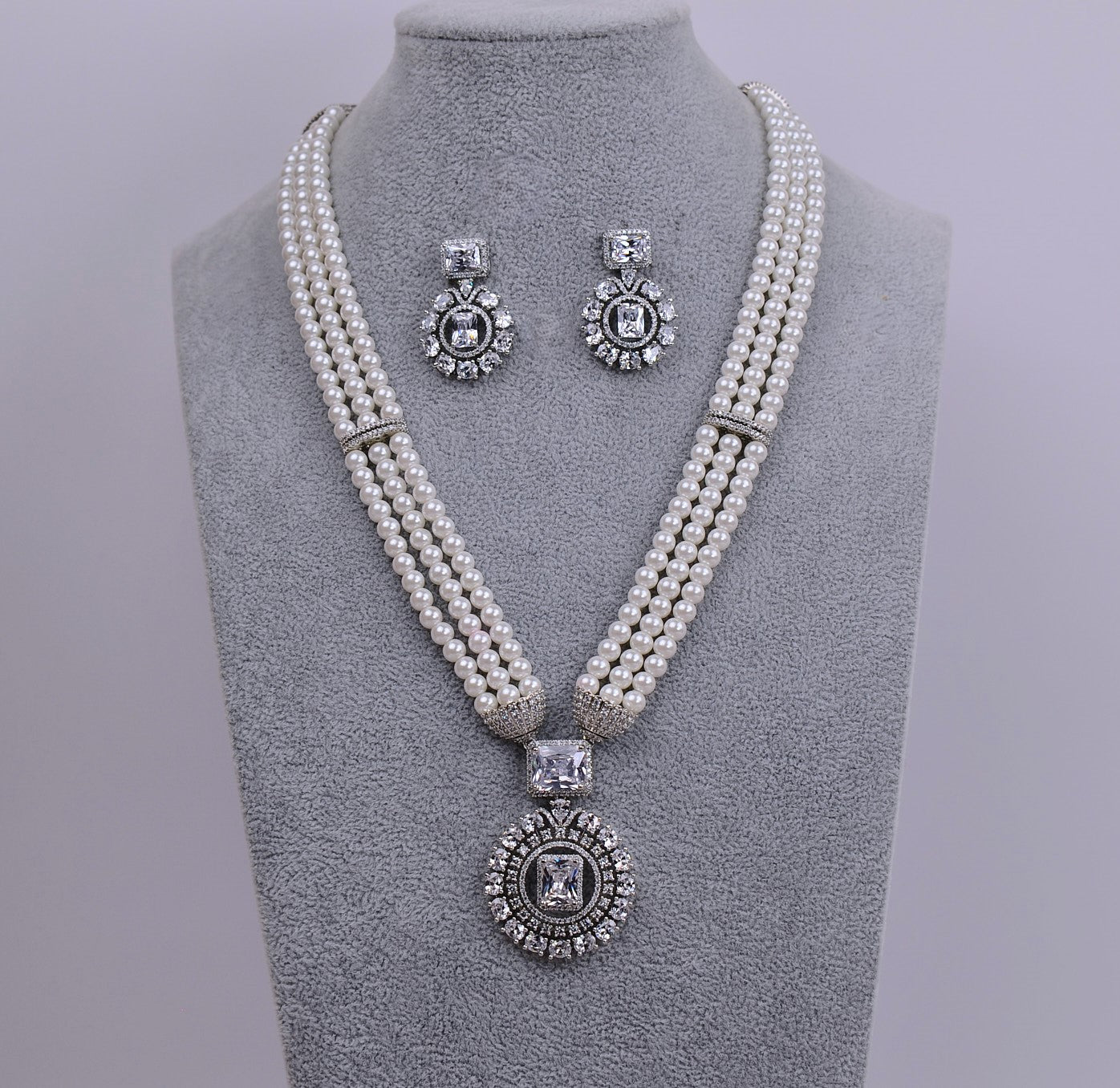 White Pearl Swarovski  Necklace Set