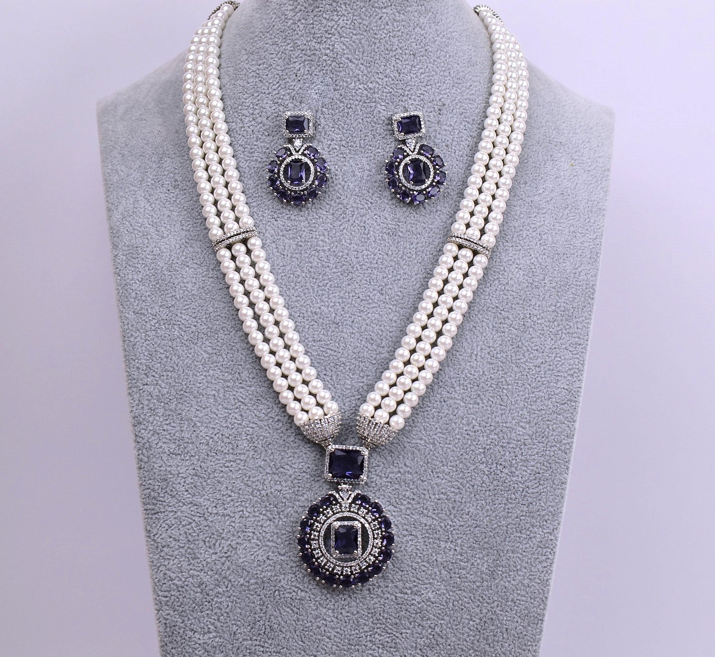 White Pearl Swarovski  Necklace Set