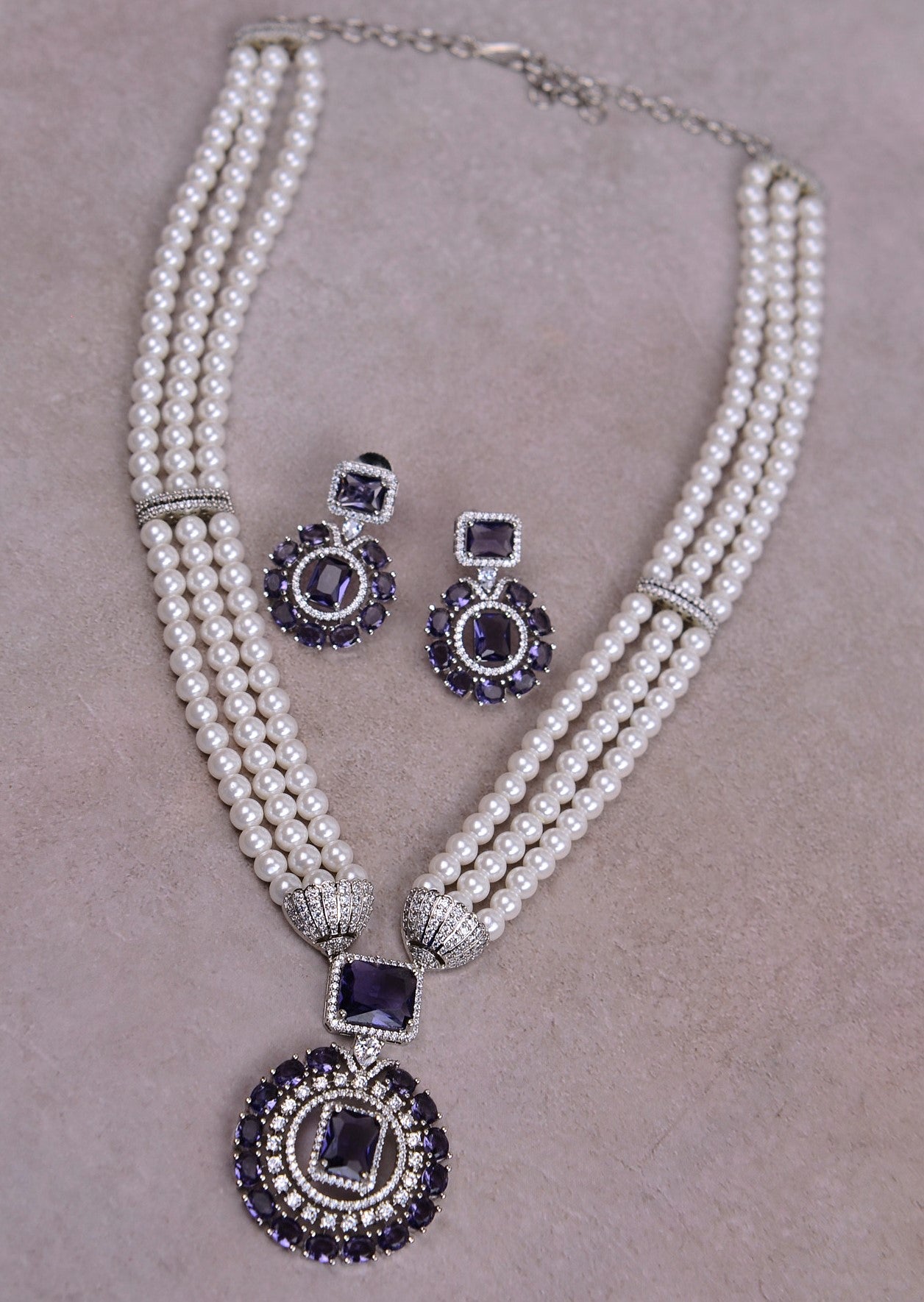 White Pearl Swarovski  Necklace Set