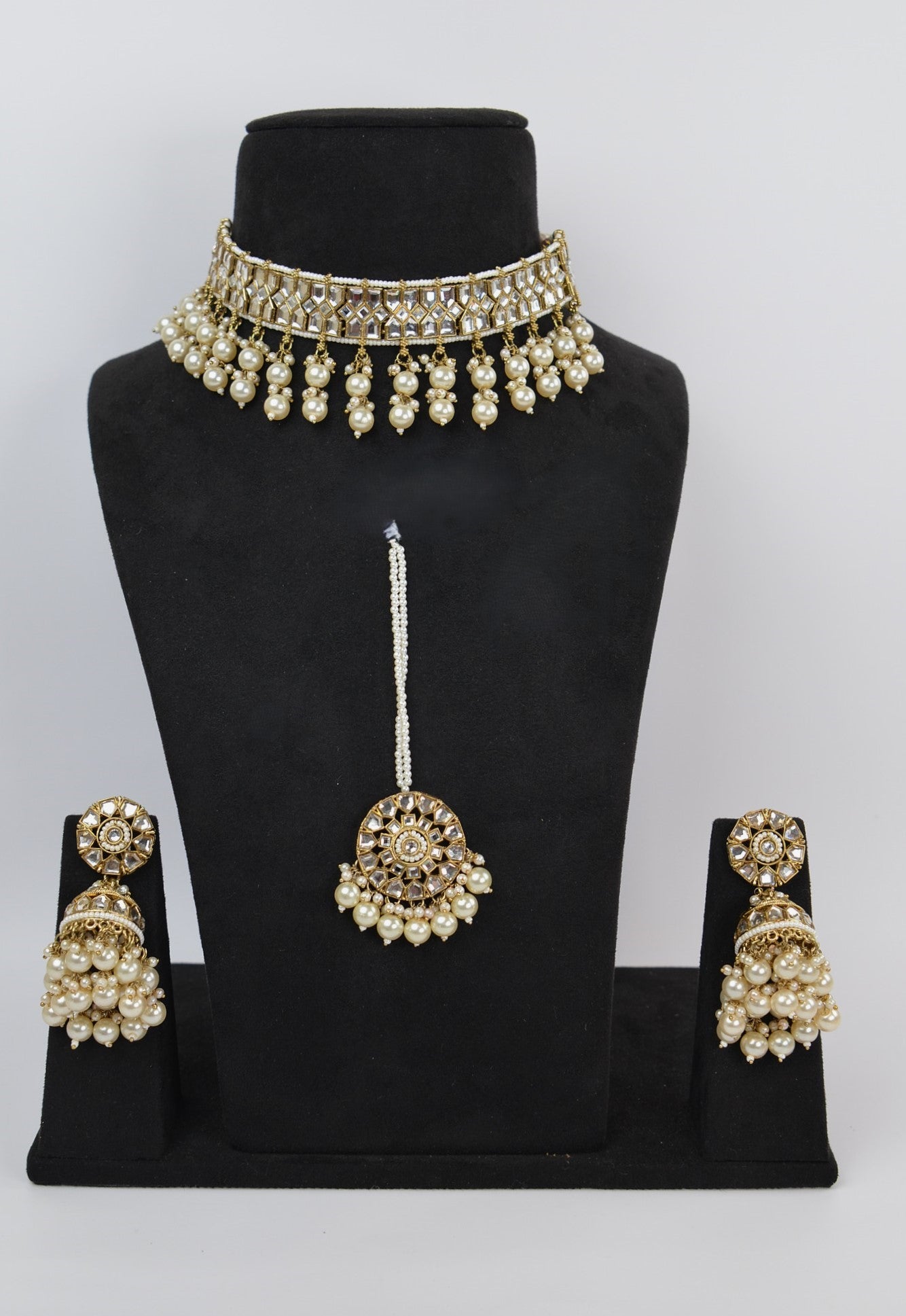 Mirror Kundan Choker Necklace With Jhumki Maang Tikka Set