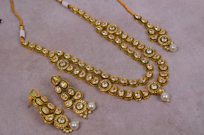 Minakari Reverse AD Necklace With Maang Tikka Set