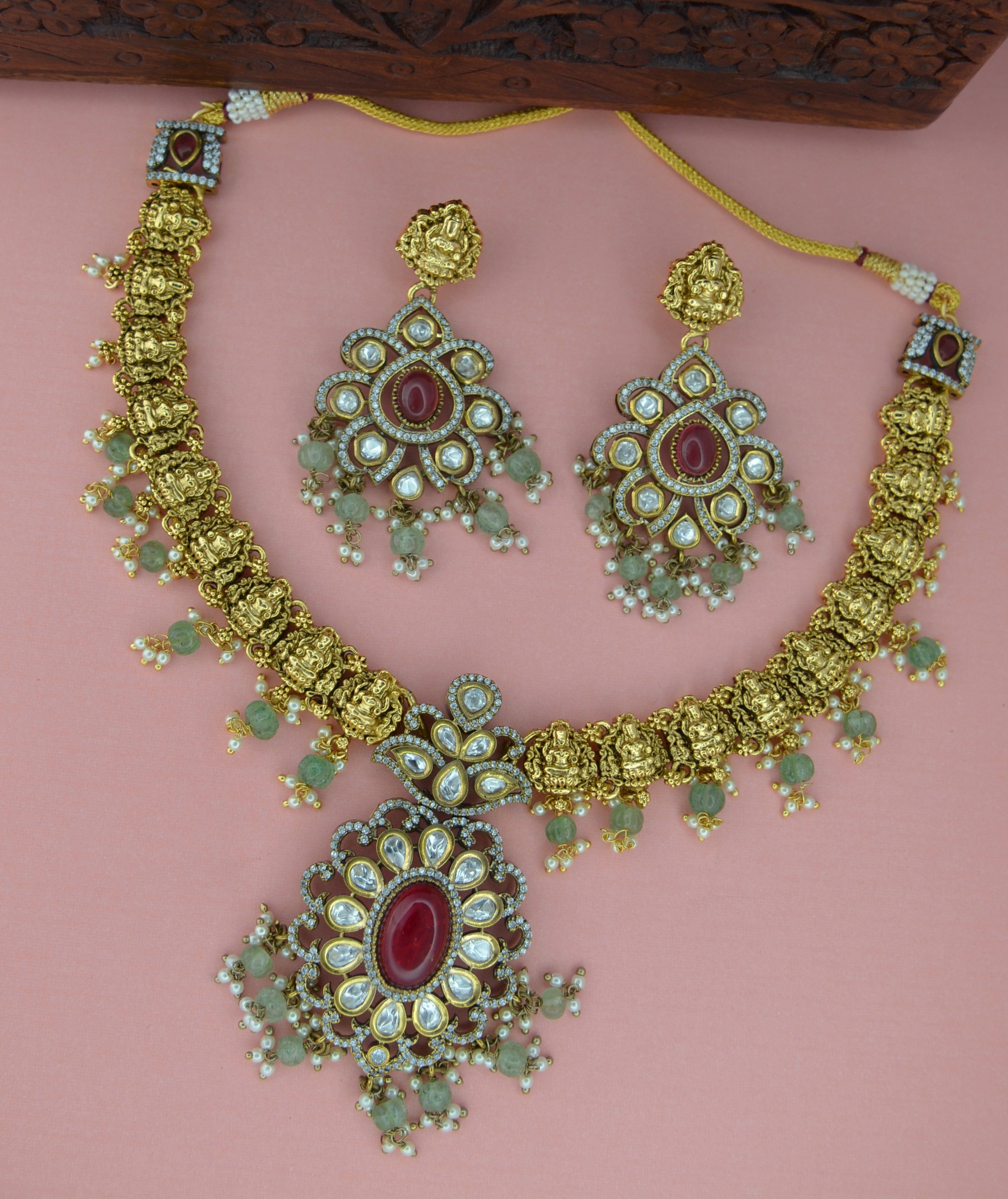 Traditional Mangatrai Lord Laxmi Necklace Set