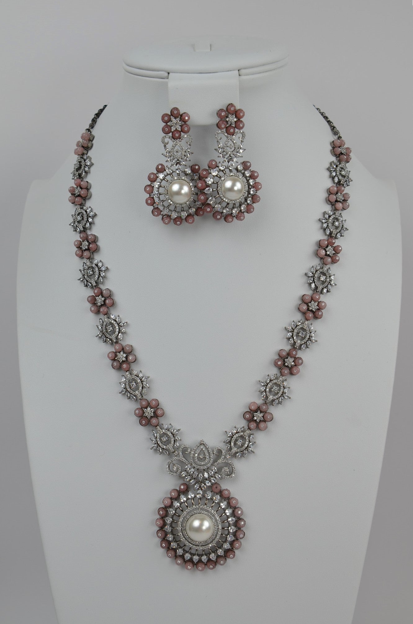 Crimson Victorian Splendor Necklace Set