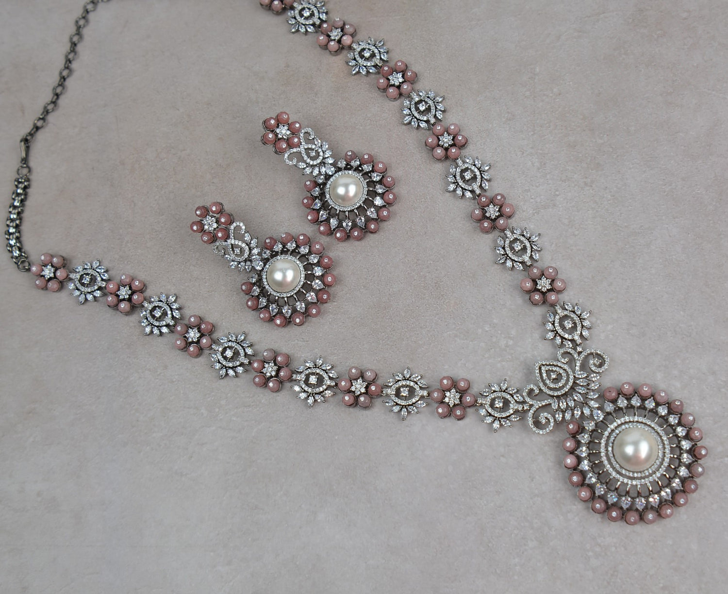 Crimson Victorian Splendor Necklace Set