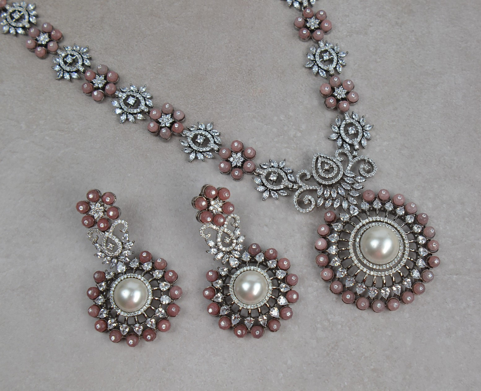 Crimson Victorian Splendor Necklace Set