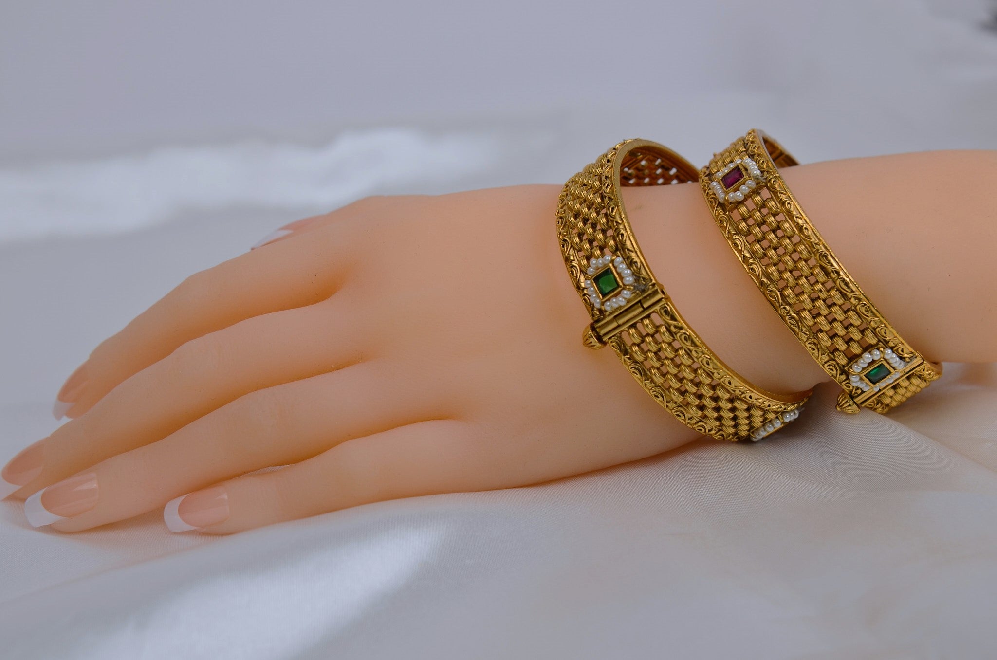 Traditional Openable Kemp Stone Chatai Bangles - Kada