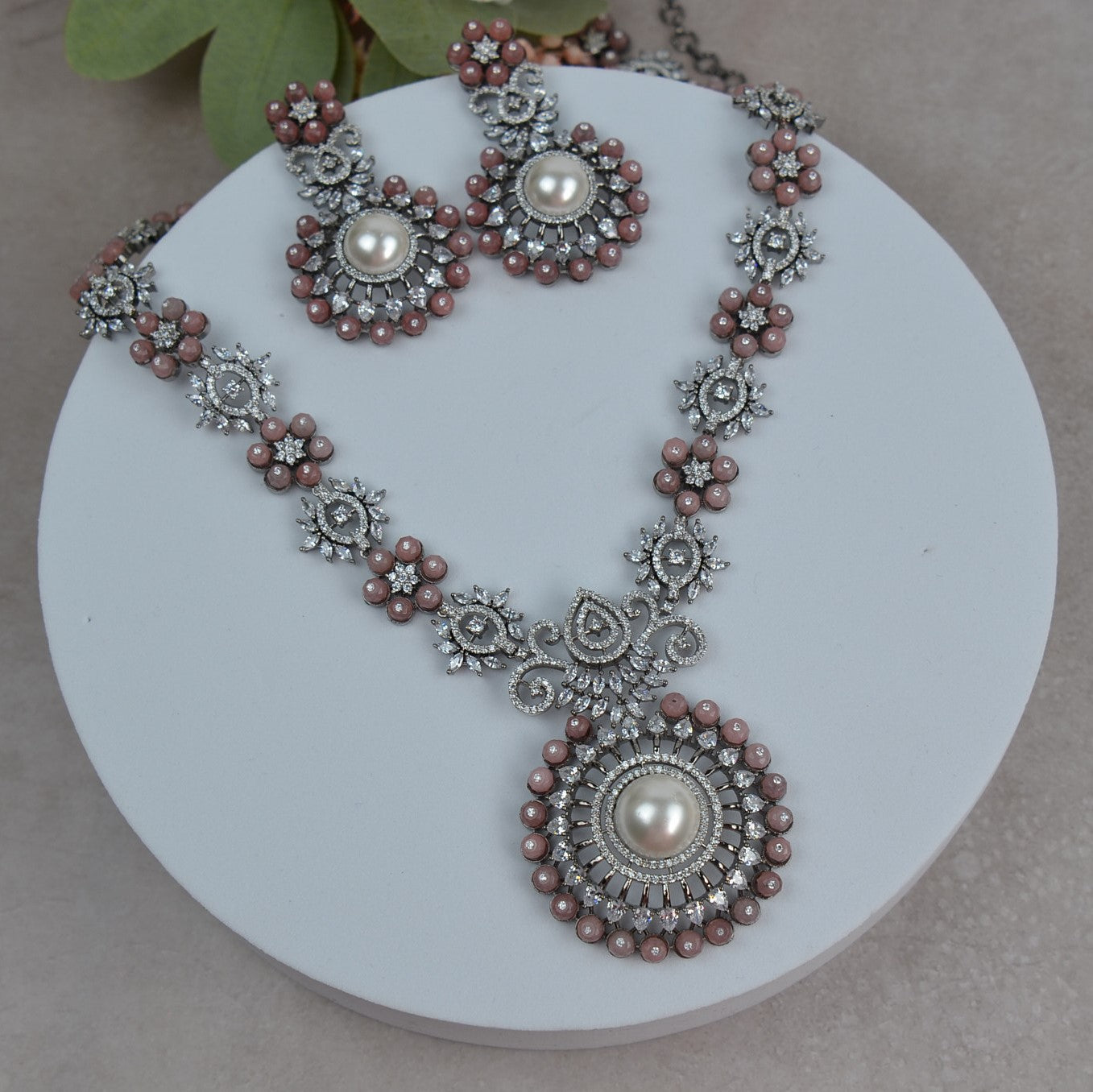 Crimson Victorian Splendor Necklace Set