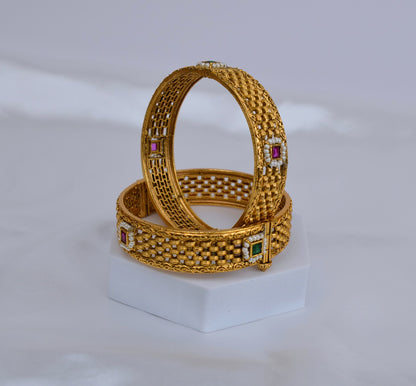 Traditional Openable Kemp Stone Chatai Bangles - Kada