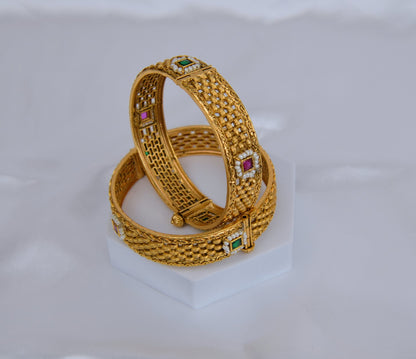 Traditional Openable Kemp Stone Chatai Bangles - Kada