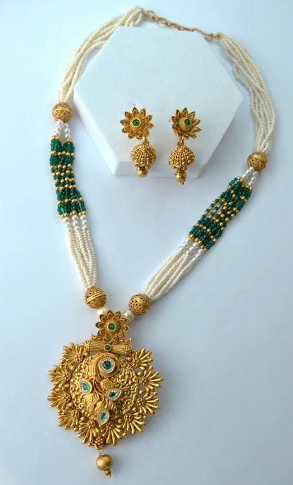 Traditional Pendant Pearl Mala Necklace with Earrings Set