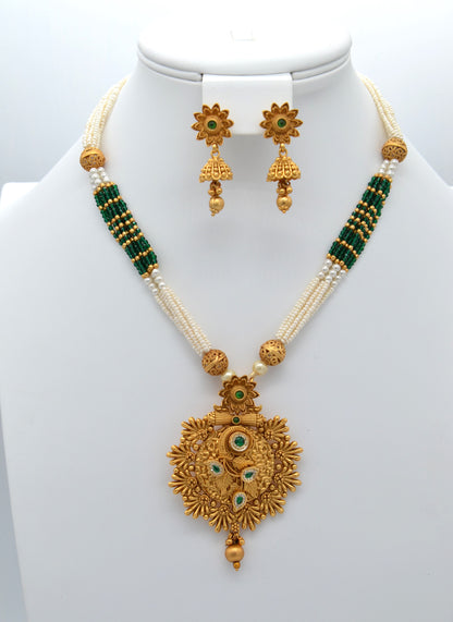 Traditional Pendant Pearl Mala Necklace with Earrings Set