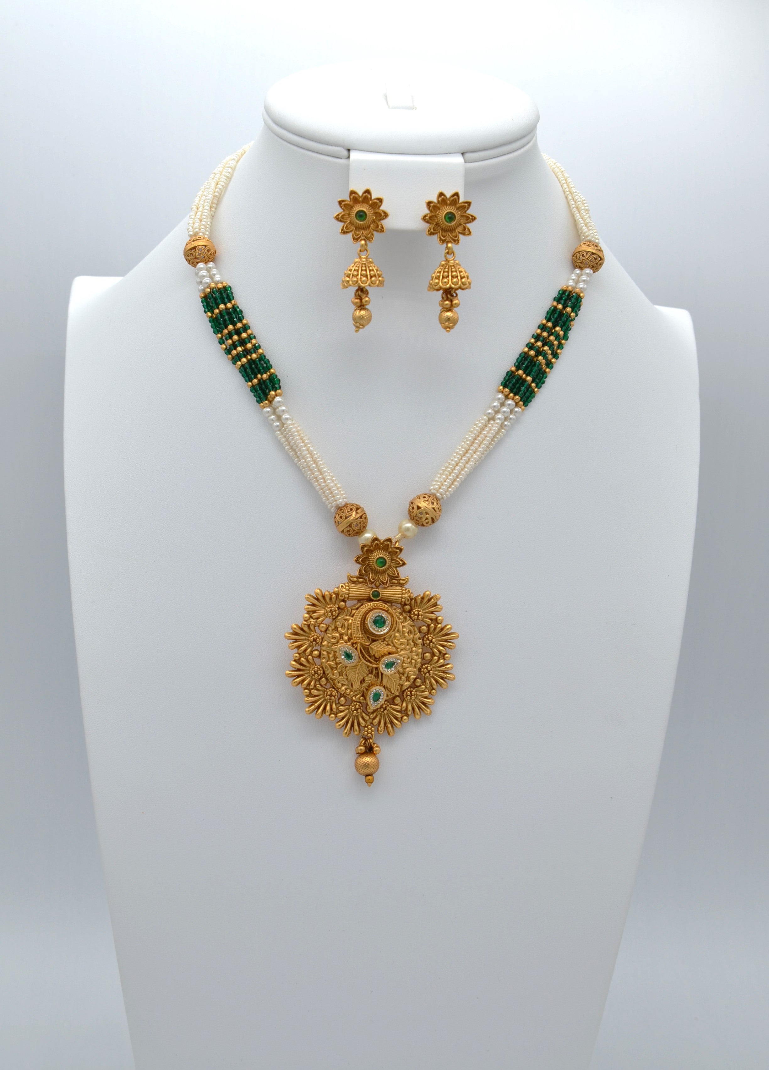 Traditional Pendant Pearl Mala Necklace with Earrings Set