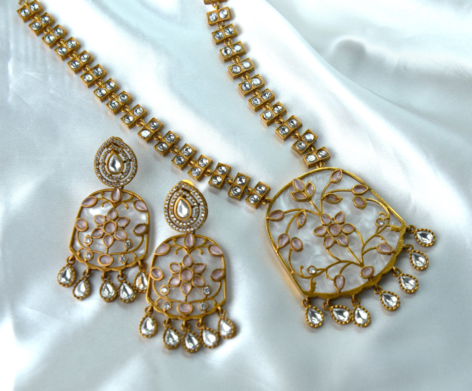 Apala Polish Pink Moissanite Polki Kundan Necklace Set