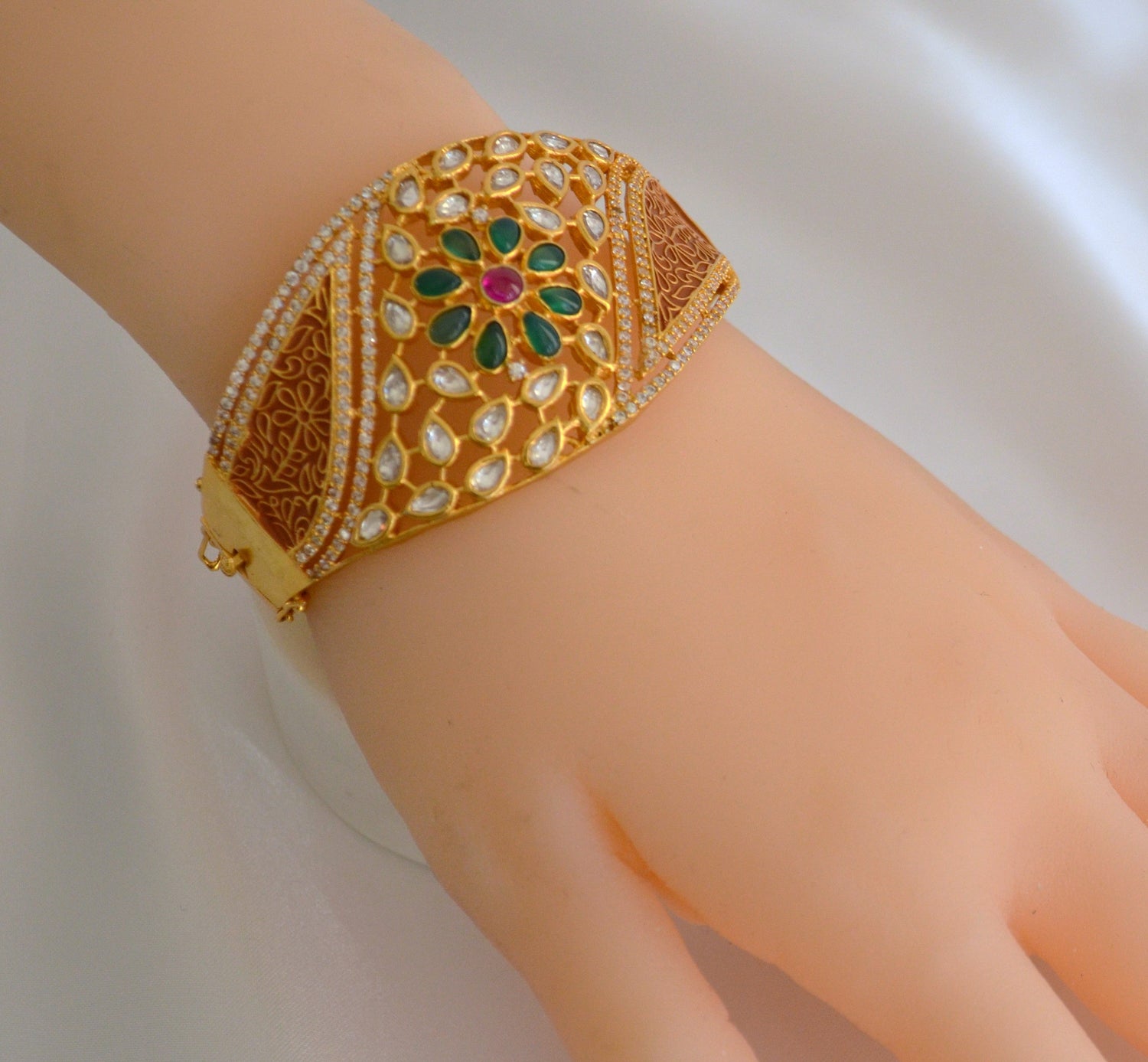 Openable Tyani Kundan Kada - Single Bracelets