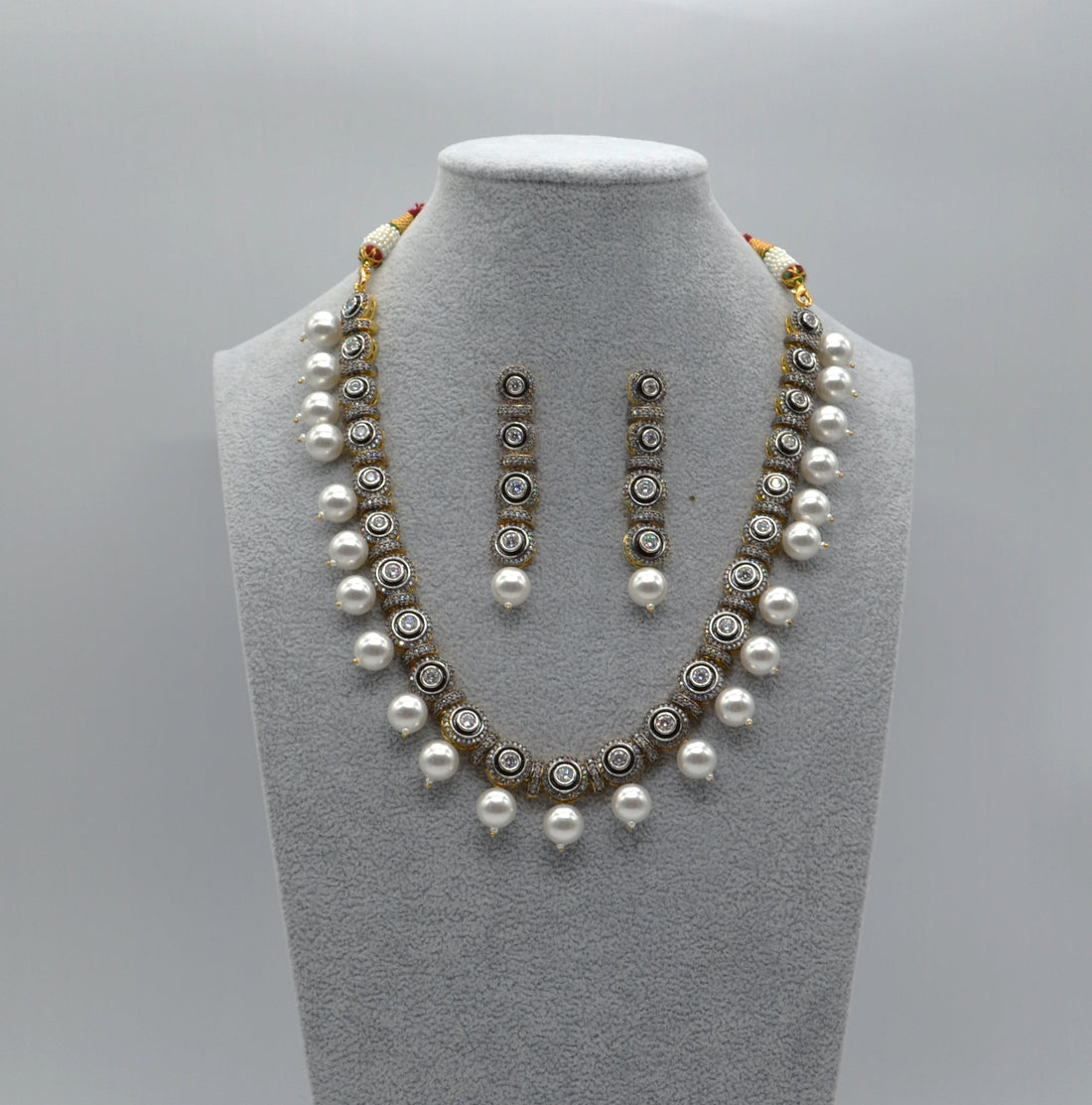 Heer Uncut Kundan Necklace Set Necklaces