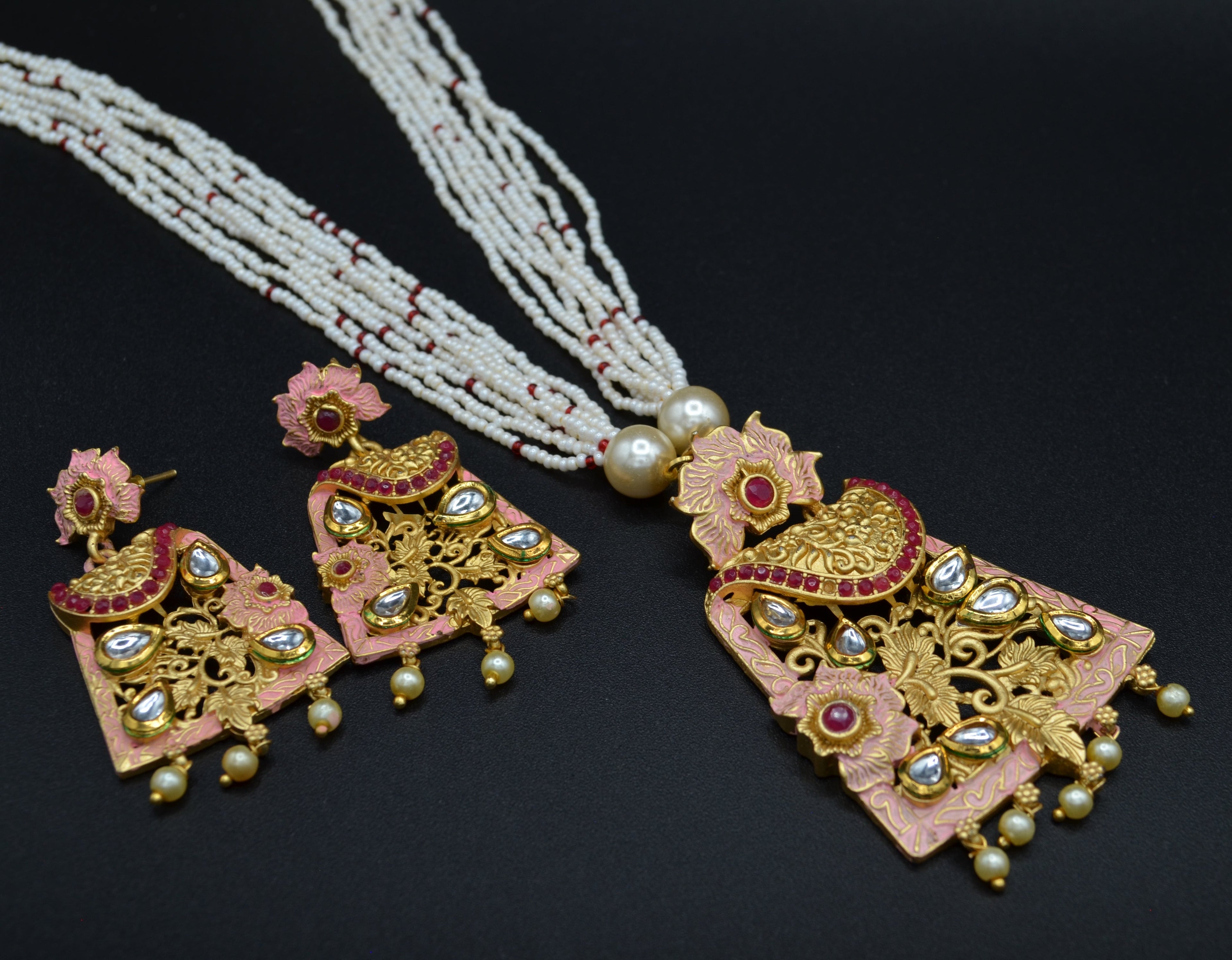 Meenakari Silver Foiled Kundan Necklace Set.